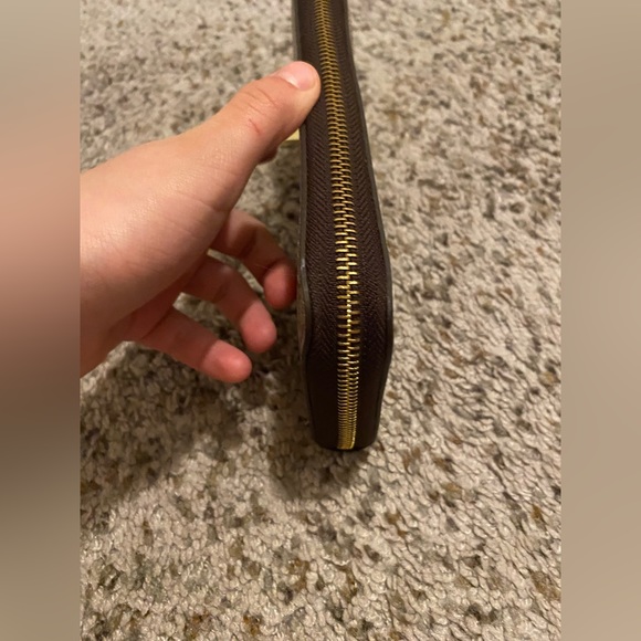 Gucci wallet !! - Picture 5 of 8